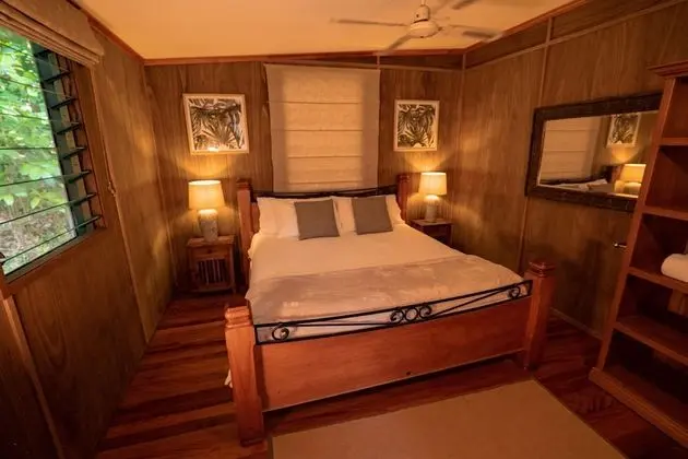 Deluxe Kır Evi, 2 Yatak Odası, 2 Banyolu (Treehaven Cottage)