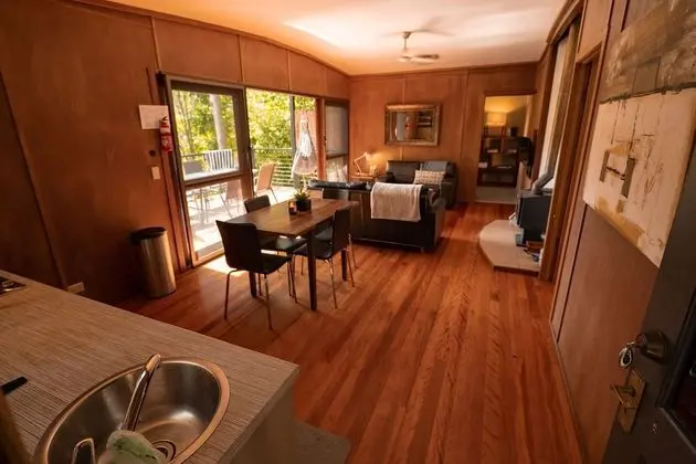 Deluxe Kır Evi, 2 Yatak Odası, 2 Banyolu (Treehaven Cottage)