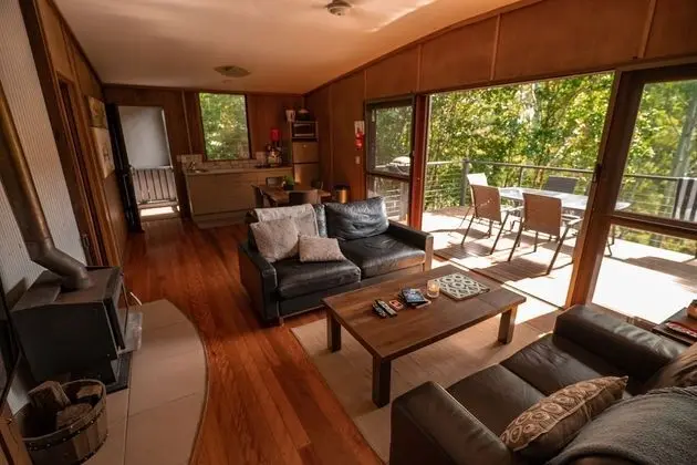 Deluxe Kır Evi, 2 Yatak Odası, 2 Banyolu (Treehaven Cottage)