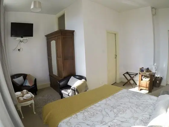 Standard Tek Büyük Yataklı Oda (Cream Room)