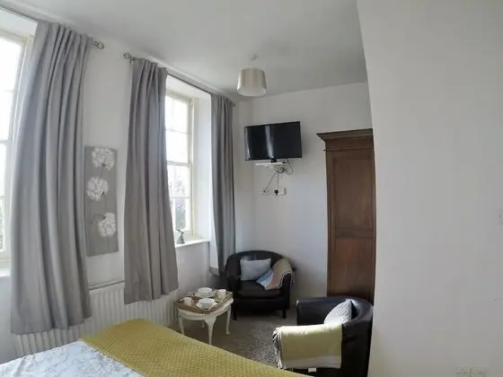 Standard Tek Büyük Yataklı Oda (Cream Room)