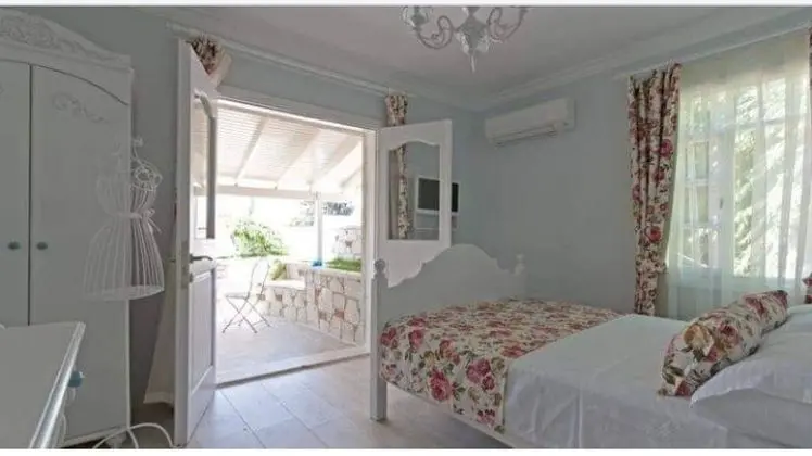Teraslı Suit Oda, Simge Yapı Manzaralı, Teraslı
