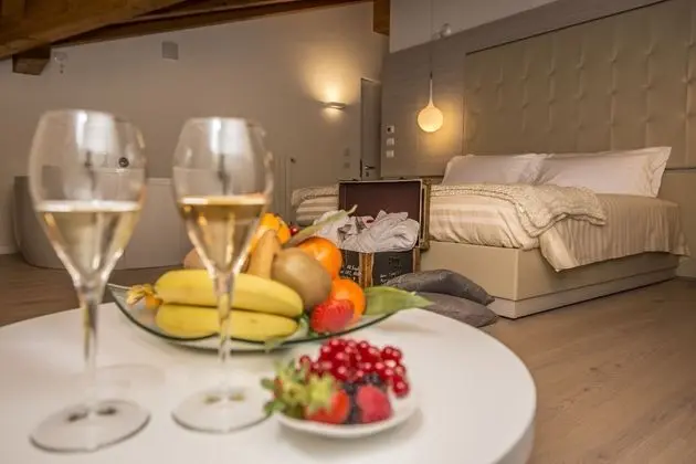 Junior Suite, 1 Bedroom, Bathtub, Mountain View