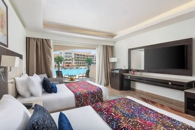 Deluxe Tek Büyük Yataklı Oda, Kısmi Deniz Manzaralı