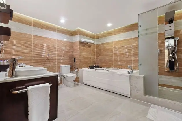Jacuzzi Suite with Sea View