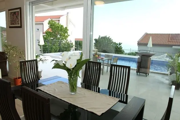 Deluxe Villa