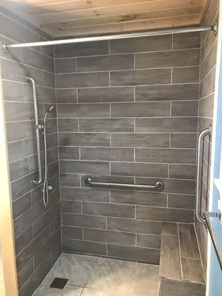 Deluxe Room, 1 King Bed, Accessible, Refrigerator & Microwave