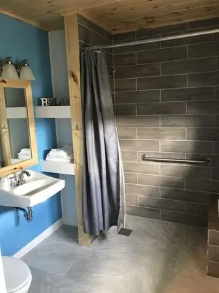 Deluxe Tek Büyük Yataklı Oda, 2 Çift Kişilik Yatak, Engellilere Uygun, Buzdolabı ve Mikrodalga