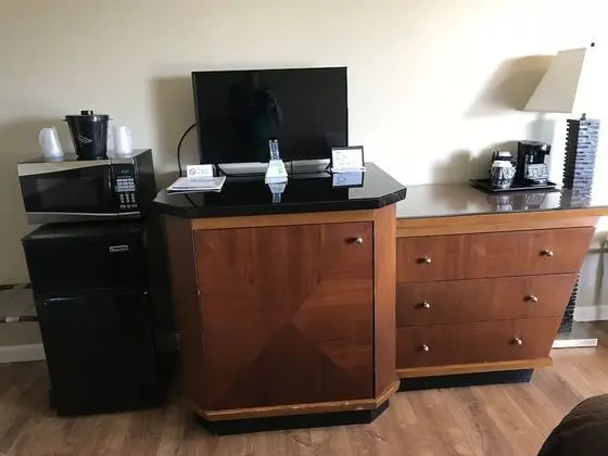 Standard Tek Büyük Yataklı Oda, 2 Çift Kişilik Yatak, Buzdolabı ve Mikrodalga