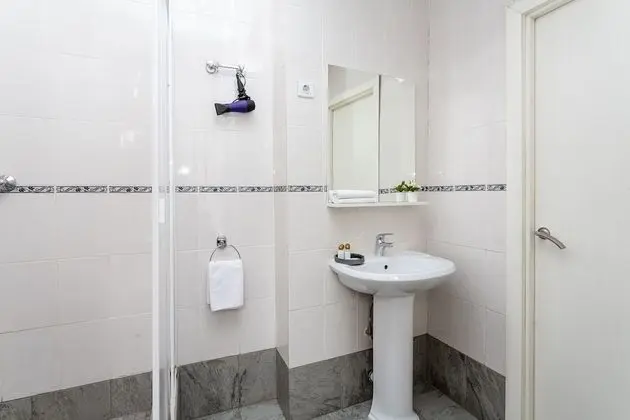 Comfort Tek Büyük Yataklı Oda