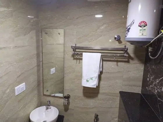 Standard Oda, 1 Büyük (Queen) Boy Yatak, Özel Banyo