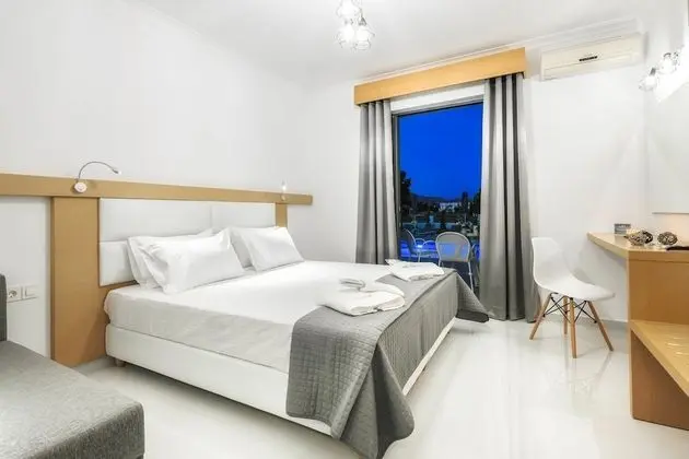 Deluxe Stüdyo, Havuz Manzaralı