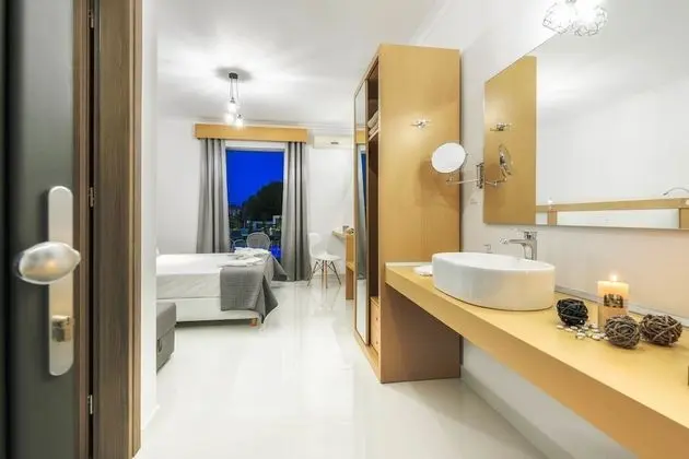 Deluxe Stüdyo, Havuz Manzaralı