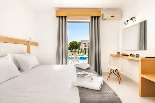 Deluxe Stüdyo, Havuz Manzaralı