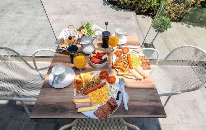 Deluxe Stüdyo, Havuz Manzaralı