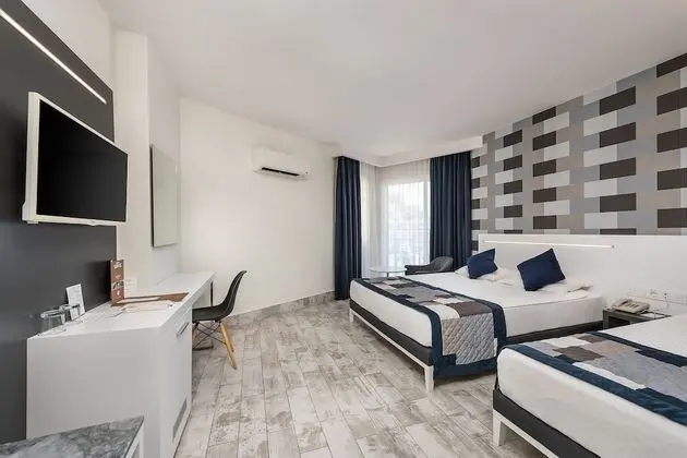 Standard Üç Kişilik Oda, Kısmi Deniz Manzaralı