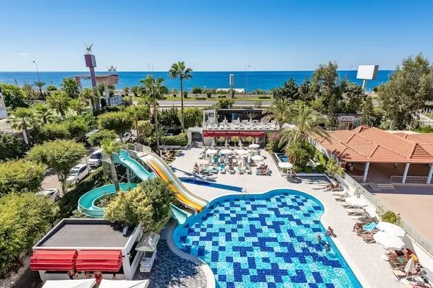 Superior Quadruple Sea View Room