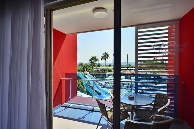Superior Triple Sea View Room