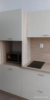 Üç Kişilik Oda, Avlu Manzaralı