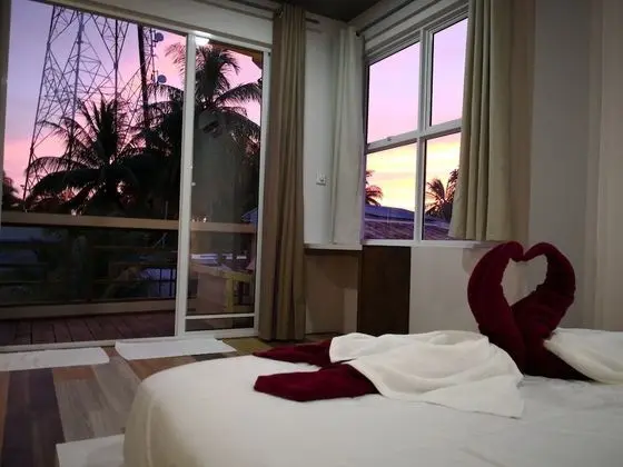 Superior Tek Büyük Yataklı Oda, Balkon, Kısmi Deniz Manzarası