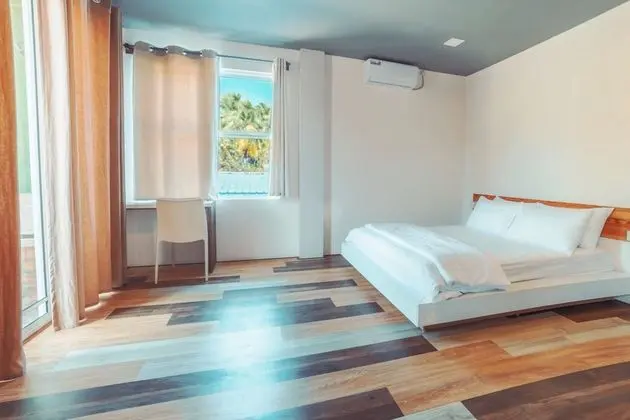 Superior Tek Büyük Yataklı Oda, Balkon, Kısmi Deniz Manzarası