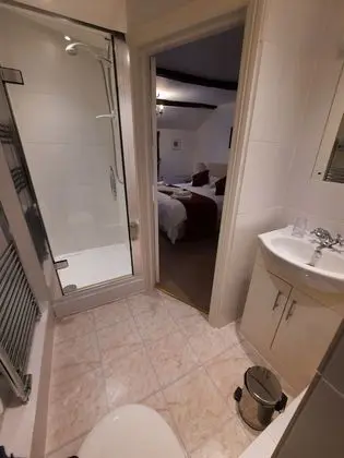 Tek Büyük veya İki Ayrı Yataklı Oda (Room 3)