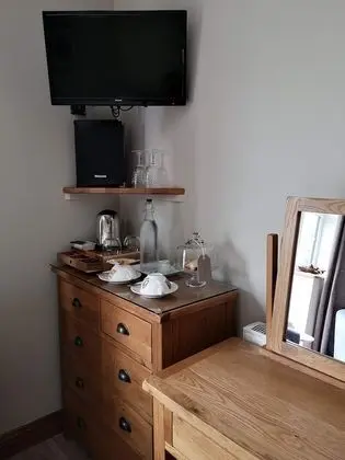 Deluxe Tek Büyük veya İki Ayrı Yataklı Oda, Banyolu/Duşlu, Bahçe Manzaralı