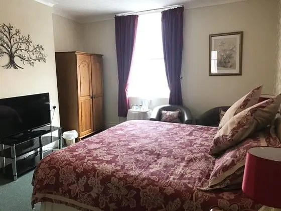Tek Büyük Yataklı Oda, Özel Banyo, Deniz Manzaralı