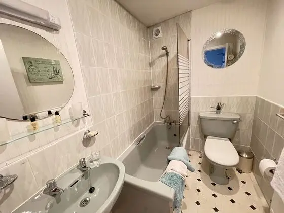 Üç Kişilik Oda, Özel Banyo, Deniz Manzaralı