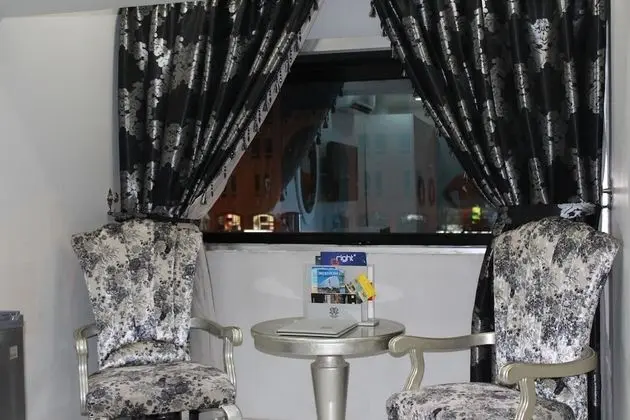 Üç Kişilik Oda