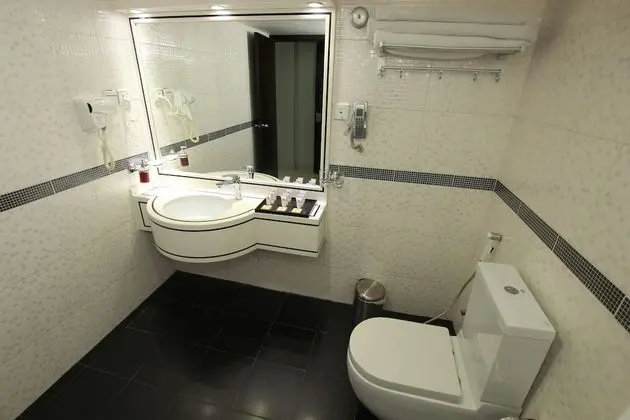 Üç Kişilik Oda