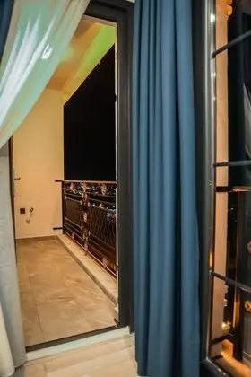 Deluxe Suit 1+1 Oda, Şehir Manzaralı, Balkonlu
