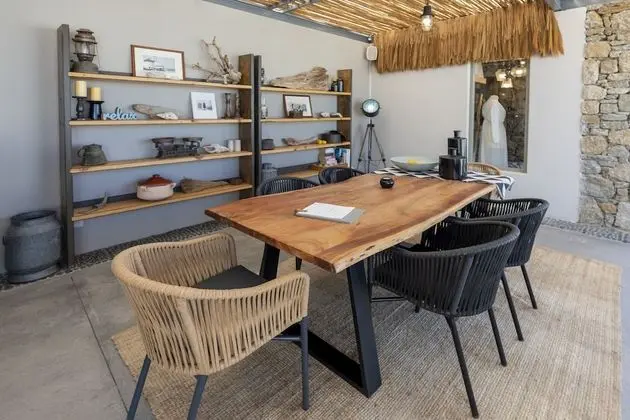 Stüdyo, Bahçe Manzaralı