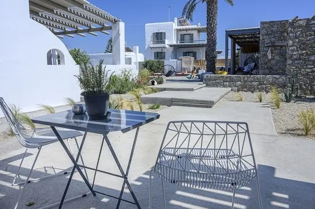 Stüdyo, Bahçe Manzaralı