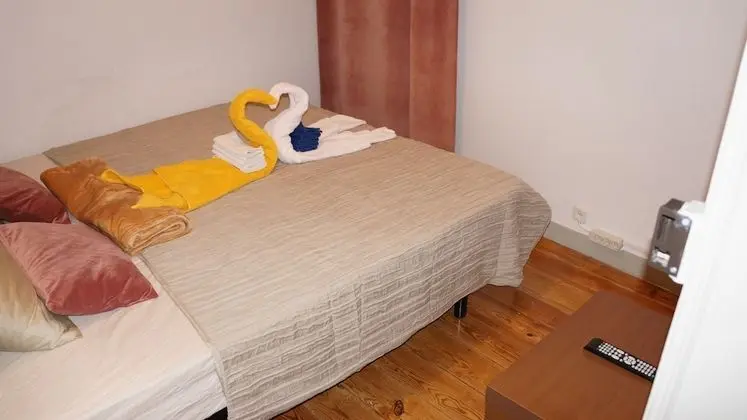 İki Ayrı Yataklı Oda, Ortak Banyo (2)