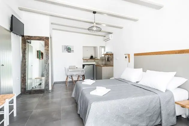 Stüdyo, Bahçe Manzaralı