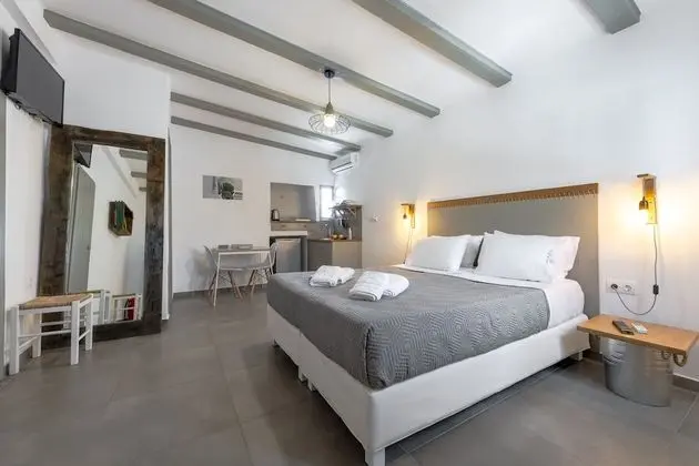 Stüdyo, Bahçe Manzaralı