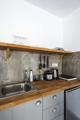 Stüdyo, Bahçe Manzaralı