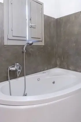 Stüdyo, Bahçe Manzaralı