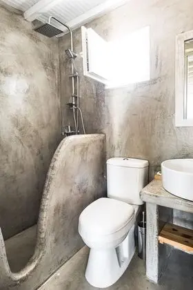 Stüdyo, Bahçe Manzaralı