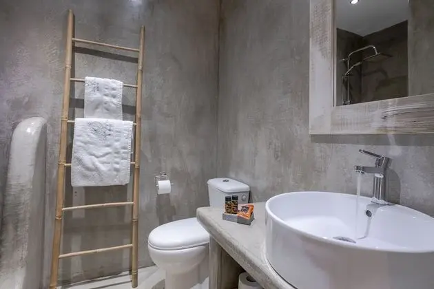 Stüdyo, Bahçe Manzaralı