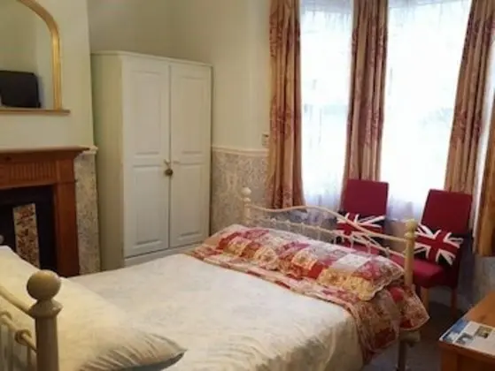 Comfort Tek Büyük Yataklı Oda, Banyolu/Duşlu, Bahçe Manzaralı (Ground floor Double)
