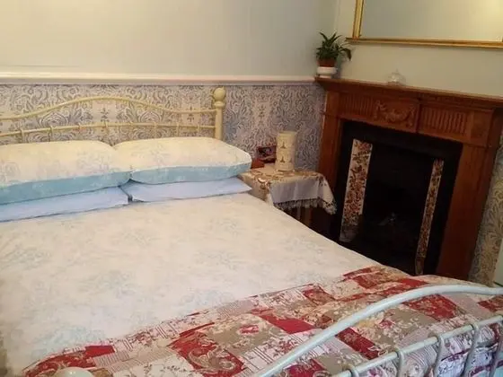 Comfort Tek Büyük Yataklı Oda, Banyolu/Duşlu, Bahçe Manzaralı (Ground floor Double)