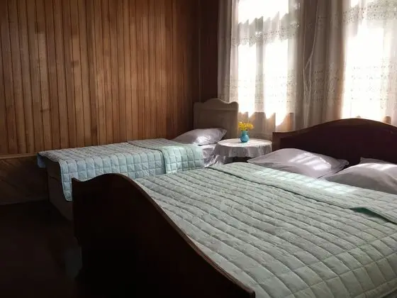 Economy Üç Kişilik Oda, Ortak Banyo