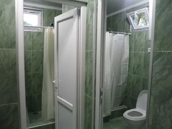 Economy Üç Kişilik Oda, Ortak Banyo