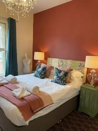 Tek Büyük Yataklı Oda, Banyolu/Duşlu