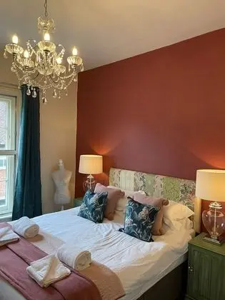 Tek Büyük Yataklı Oda, Banyolu/Duşlu