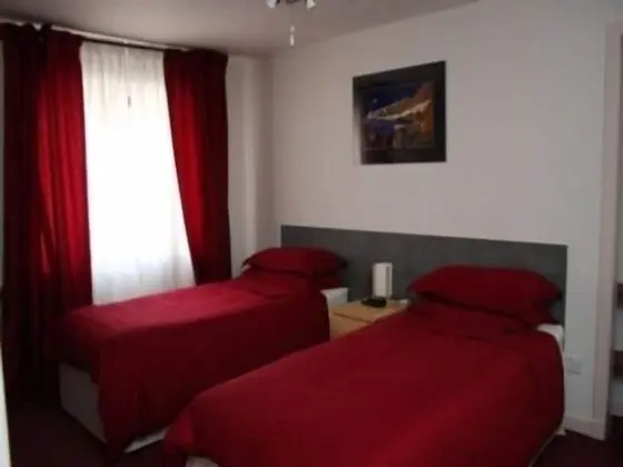 İki Ayrı Yataklı Oda, Banyolu/Duşlu