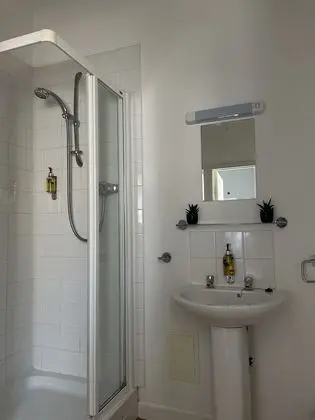 İki Ayrı Yataklı Oda, Banyolu/Duşlu