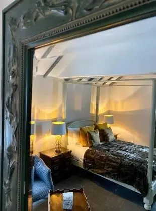 Tek Büyük Yataklı Oda, 1 Çift Kişilik Yatak